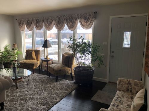 513 Hickory Dr, Itasca, IL 60143-1652