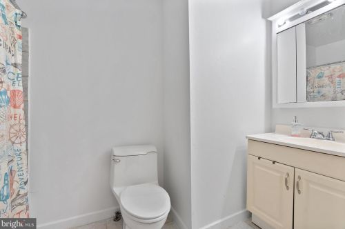 6110 Hegerman St, Philadelphia PA 19135-2805 exterior