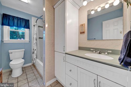 11 Corey Dr, Trenton NJ  08628-1503 exterior