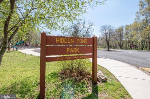 6705 Little Ann Ct, Springfield VA  22152-2629 exterior