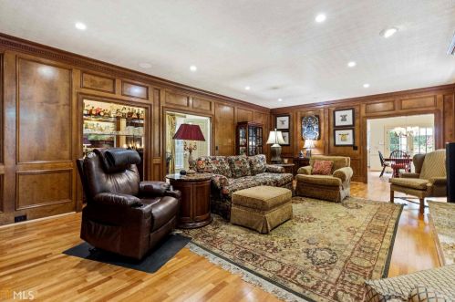 250 Cameron Ridge Dr, Atlanta GA  30328-4709 exterior