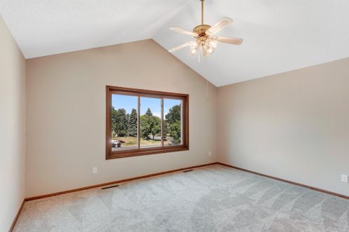 663 Bridle Ridge Rd, Saint Paul MN  55123-1679 exterior