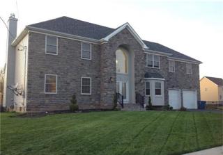 405 Jarrard St, Piscataway, NJ 08854-2323