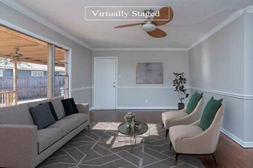 3900 Sanguinet St, Fort Worth, TX 76107-7238