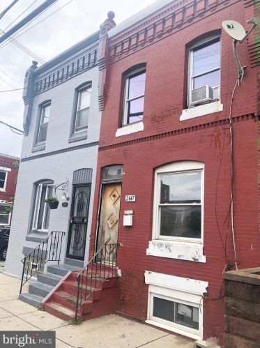 2647 12th St, Philadelphia PA  19133-1102 exterior