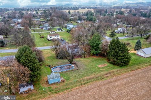 116 Tracy Berg Rd, Lancaster PA  17603-9417 exterior