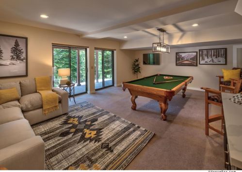 12275 Stockholm Way, Truckee CA  96161-6945 exterior