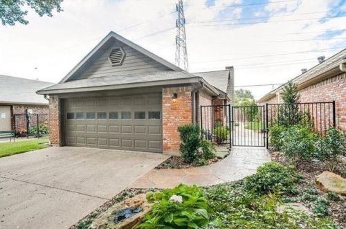 4023 Rive Ln, Addison TX  75001-3122 exterior