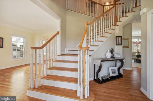 1102 Heartfields Dr, Silver Spring, MD 20904-2124