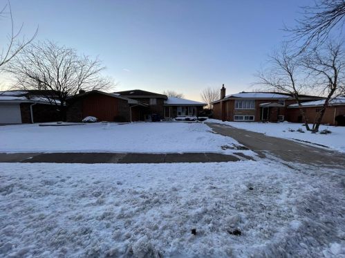 568 Plamondon Dr, Addison IL  60101-1934 exterior