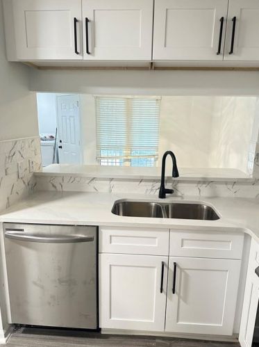 580 Windchase Ln, Stone Mountain, GA 30083-6323