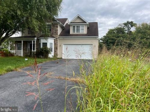 110 Durham Dr, Falling Waters, WV 25419-4959