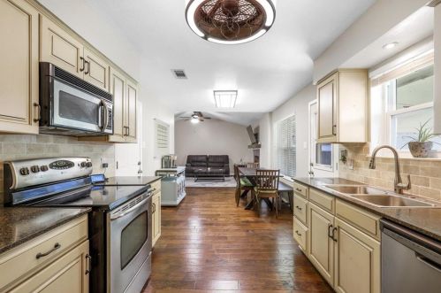 420 Westview Ter, Midlothian, TX 76065-2034