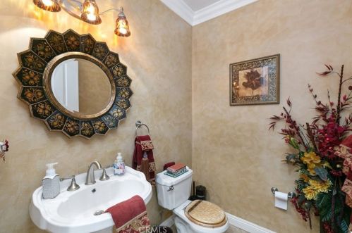 18003 Green Orchard Pl, Riverside CA  92508-8743 exterior