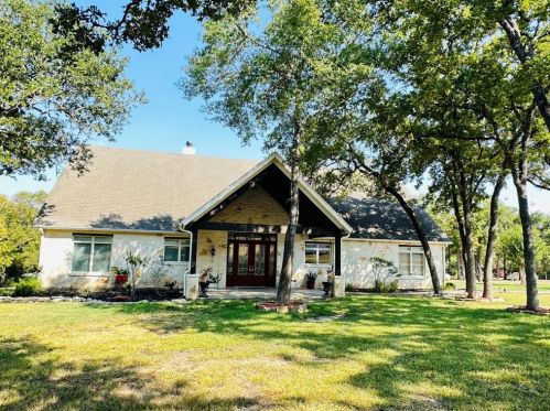 2233 Rocky Creek Rd, Halsted, TX 78945-4619