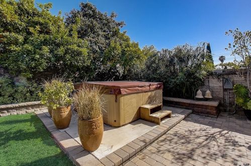 14912 Elm Ave, Irvine CA  92606-2611 exterior