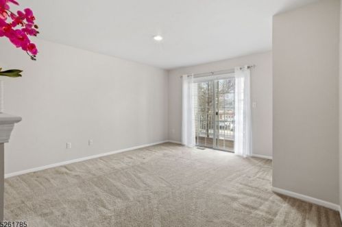 27 Grant Way, Princeton NJ  08540-1667 exterior