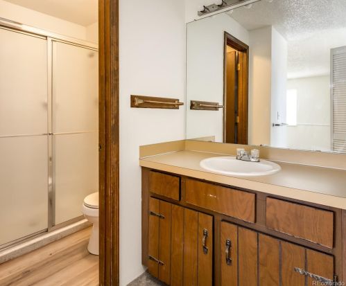 5652 Lansing Ct, Englewood CO 80111-4112 exterior