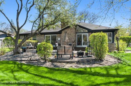 1020 North Ave, Bannockburn IL  60015-2206 exterior