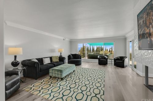 450 25 St, Upland CA 91784-8338 exterior