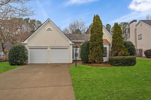 1529 Pinebreeze Dr, Marietta, GA 30062-2158