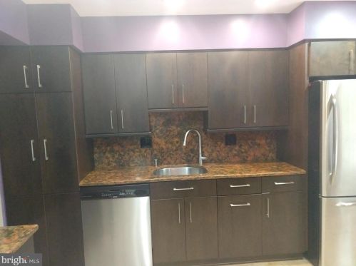 7865 Wintercress Ln, Springfield VA  22152-3844 exterior