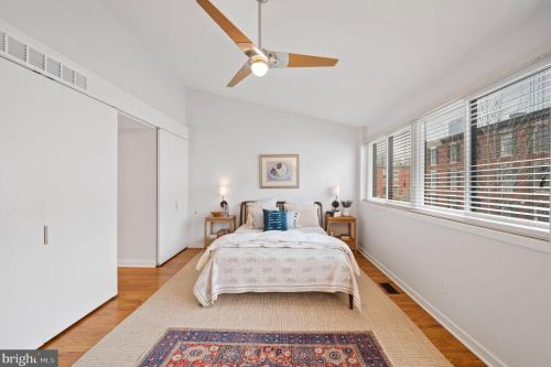 2050 Lombard St, Philadelphia PA  19146-1315 exterior