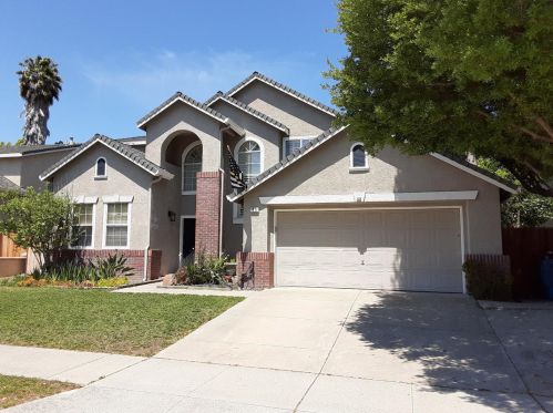 1411 Peregrine Dr, Gilroy, CA 95020-7759