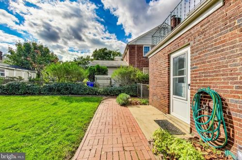 110 Granville Dr, Silver Spring MD 20901-3104 exterior