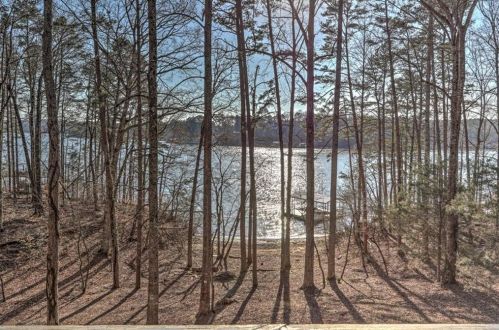 3354 Wilkerson Dr, Gainesville, GA 30506-4422