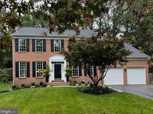 2432 Heather Stone Dr, Gambrills, MD 21054-1640