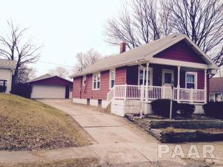 1320 Charlotte St, Pekin IL  61554-3664 exterior