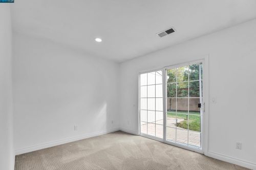 215 Cleopatra Dr, Concord CA  94523-3411 exterior