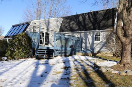 377 Clearview Ave, Torrington, CT 06790-5748