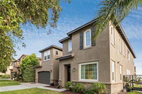 18458 Lakepointe Dr, Riverside CA  92503-0252 exterior