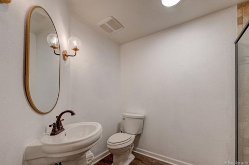 26900 Roxbury Pl, Denver CO  80016-7528 exterior