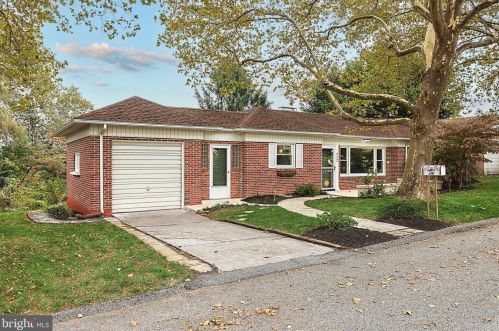 823 Clearmount Rd, York, PA 17403-4125
