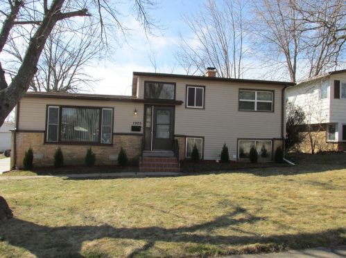 1925 Edgewood Rd, Waukegan, IL 60087-1460