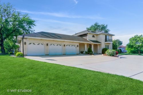 198 Canvasback Ln, Hanover Park, IL 60108-5402