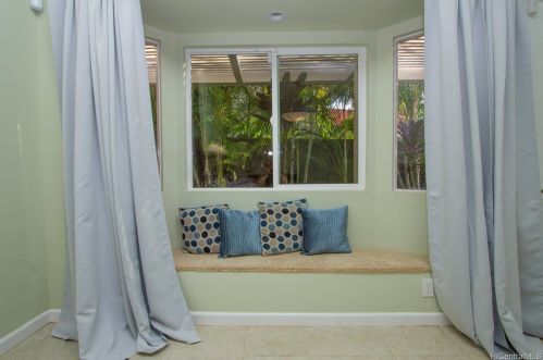 6857 Niumalu Loop, Honolulu HI  96825-1646 exterior