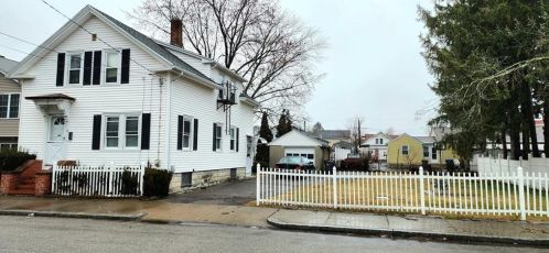 66 Simmons St, Providence, RI 02909-5323
