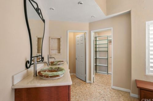 8623 Mesa Oak Dr, Riverside CA  92508-3123 exterior