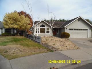 2432 Lara Ct, Medford, OR 97504-1751