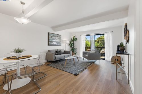 16347 Saratoga St, San Leandro CA  94578-1450 exterior