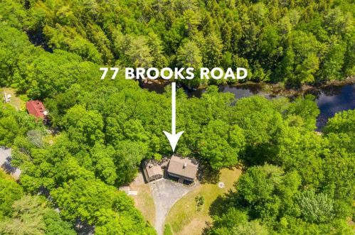 77 Brooks Rd, Barrington, NH 03825-4005