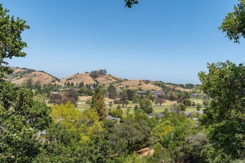 12 San Marino Pl, San Rafael, CA 94901-1512