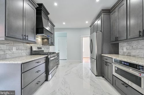 90 Holly Ave, Pitman NJ  08071-1249 exterior