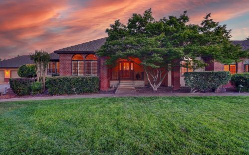 9090 Mooney Rd, Elk Grove, CA 95624-9318