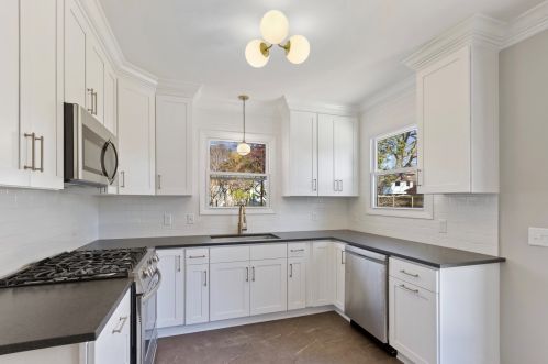 796 Greenwood Ave, Kankakee, IL 60901-5252