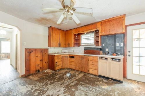 3320 Tex Blvd, Fort Worth TX  76116-4228 exterior